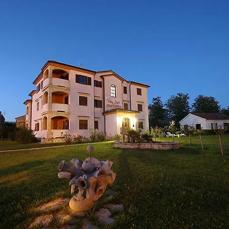 Apartment In With Loggia, Air Condition, Wifi Funtana